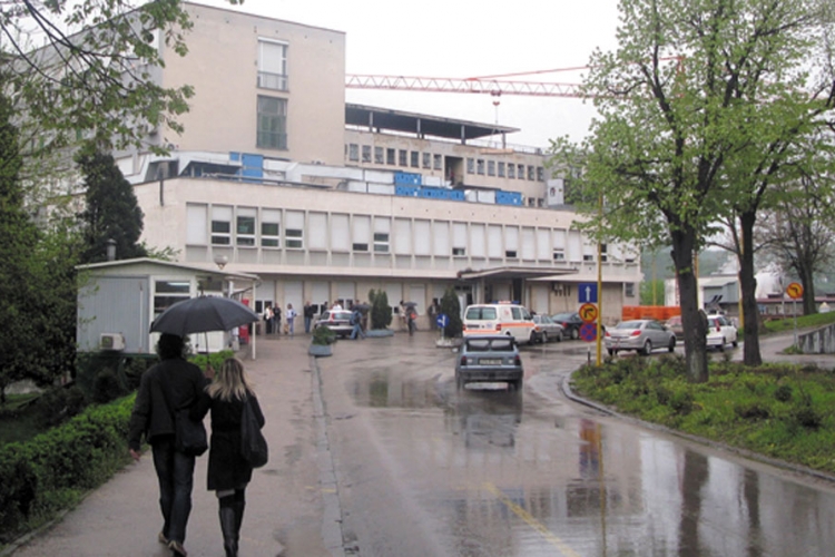 UKC Tuzla u deficitu oko 45 miliona maraka  