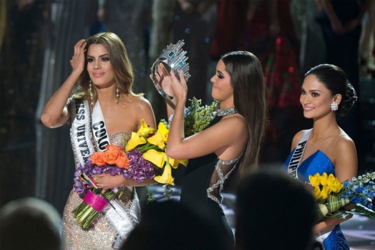 Greška voditelja: Proglasio pogrešnu Mis univerzuma (FOTO)