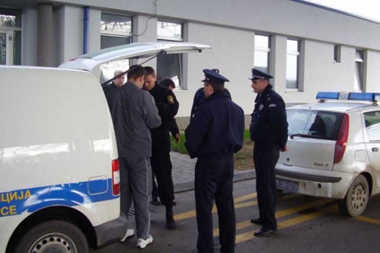  Crnogorac u BiH pokušao unijeti četiri kilograma marihuane