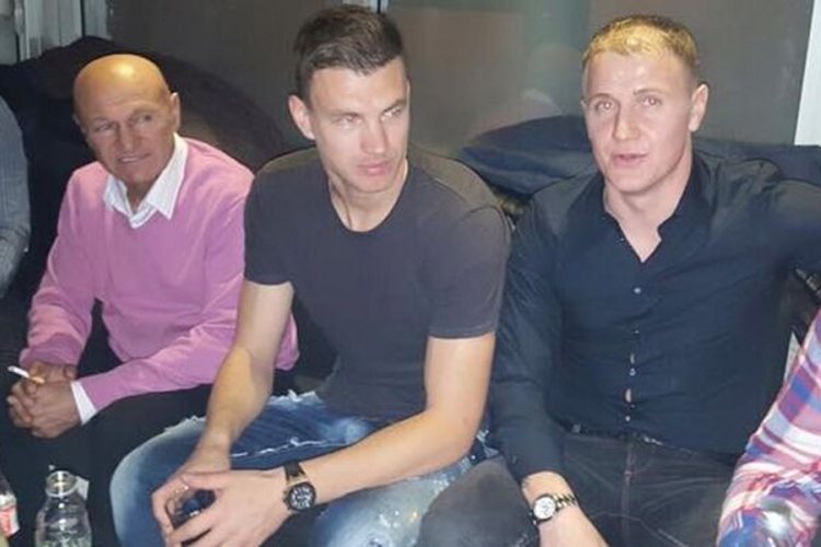 Džeko ne štedi: Kad sluša Šabana pare lete na sve strane (VIDEO)