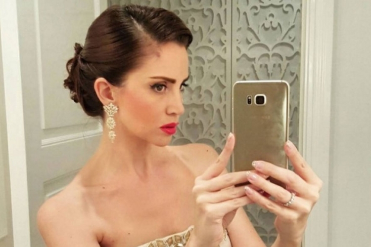 Ovako je Jelena bin Drai izgledala na maloj maturi (FOTO)