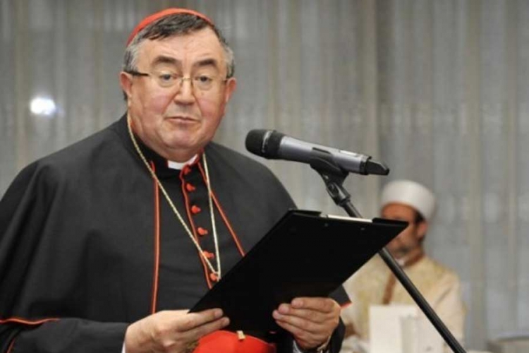 Božićna čestitka kardinala Puljića