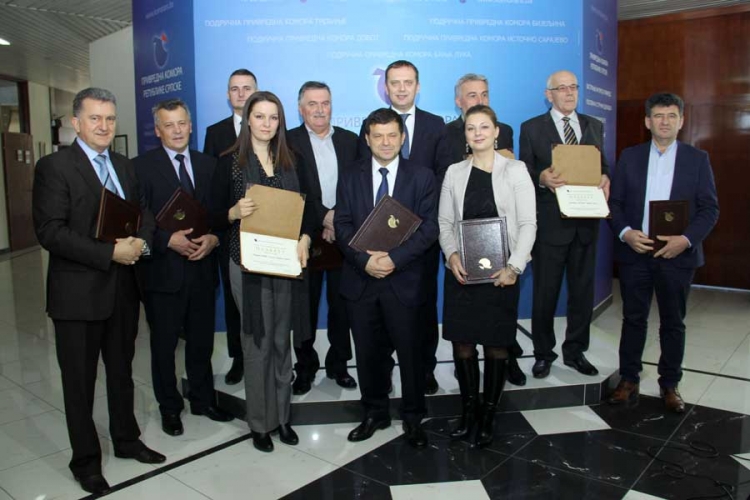 Priznanje kompaniji "Dnevne Nezavisne novine"