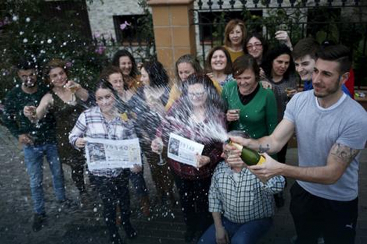 Nemaju posao, ali će njih 1.600 podijeliti 640 miliona evra (VIDEO)