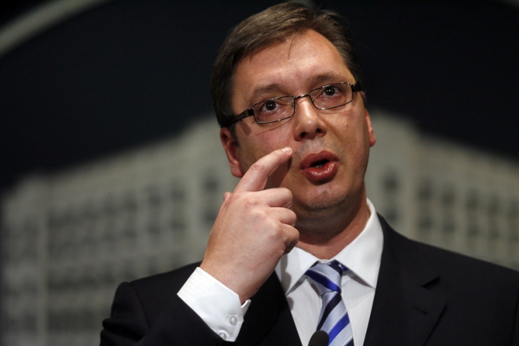 Vučić: Teška pitanja se ne rešavaju junačkim pokličima