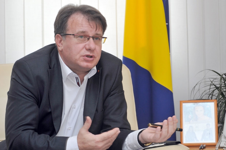 Nikšić: Ako se nastavi sa ustupcima Čoviću, 2017. dočekaćemo sa 3 entiteta