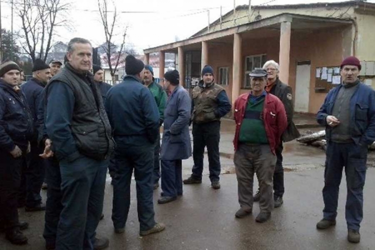 Tuzla: Radnici traže brže pokretanje proizvodnje