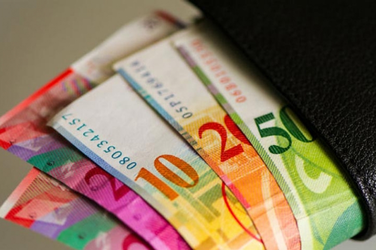 Švajcarska glasa: Svakom građaninu po 2.500 franaka osnovnog primanja