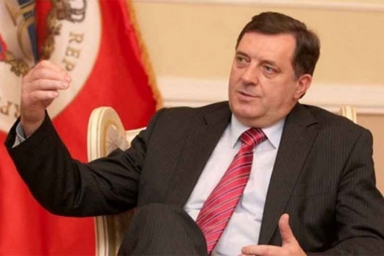 Dodik: Savez za promjene u spirali izdaje