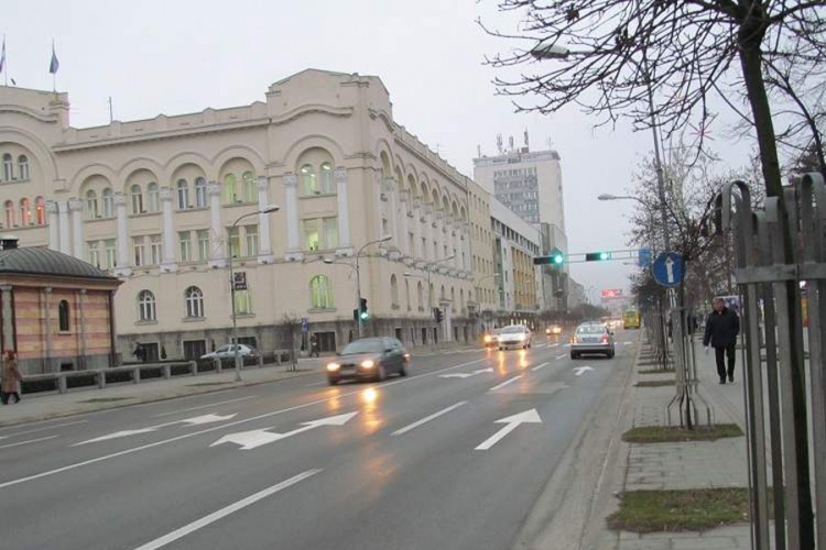 Dozvoljeno skretanje ulijevo kod Gradske uprave
