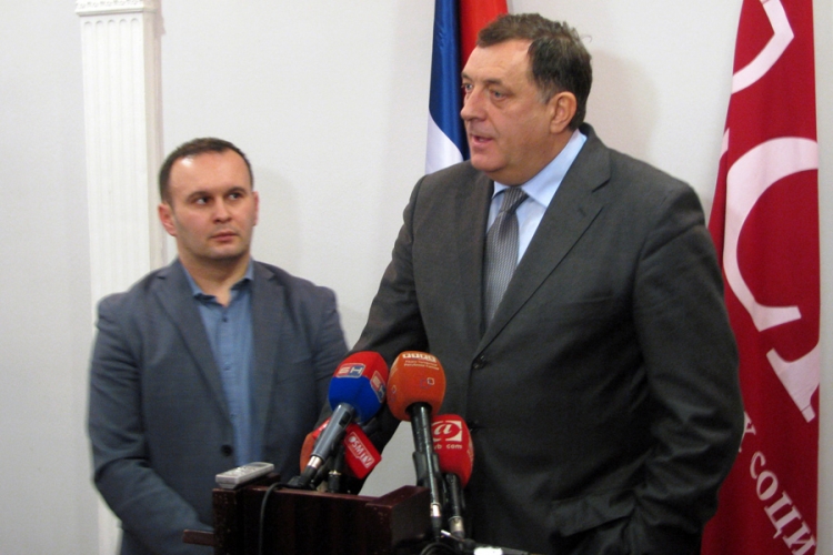 Dodik: Želim mirnu i stabilnu Srpsku u 2016.