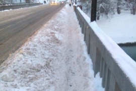 Banjaluka: Ponovo osvanuli zatrpani trotoari i na Gradskom mostu 