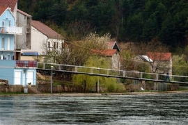 Nakon nesreće u Čaporicama vozač skočio u Cetinu