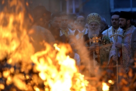Patrijarh Irinej: Badnjak je znak po kome prepoznaju Srbe