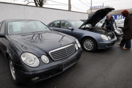 Političari se takmiče u naoružavanju dok auto mafija uživa u ...