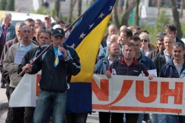 Ne mogu u penziju: Radnici "Konjuha" štrajkuju glađu