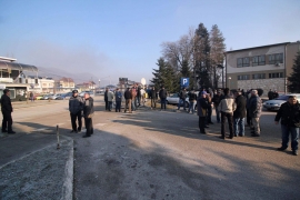 Radnici “Krivaje Mobel” i dalje protestvuju, traže proizvodnju