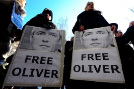 Protest podrške Oliveru Ivanoviću u Kosovskoj Mitrovici


