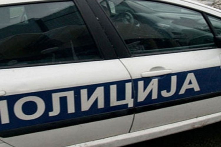 Bizarno: Pokušao da obljubi punicu pred cijelom porodicom u Petrovaradinu