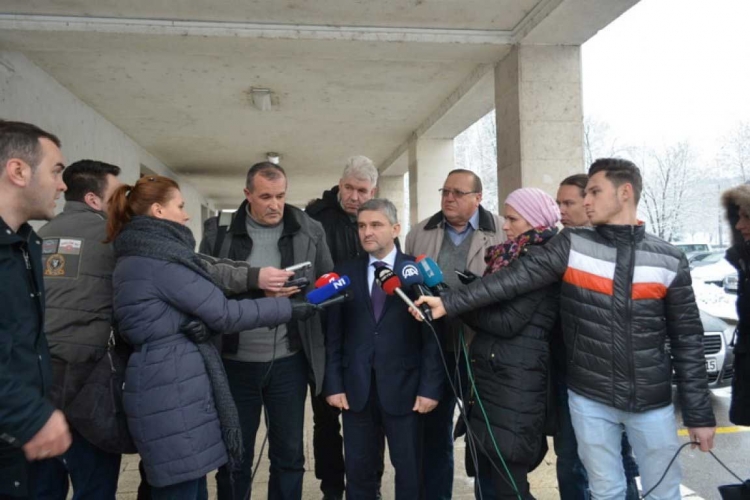 Novalić sa predstavnicima vojnih penzionera dogovorio formiranje interresorne grupe - 
