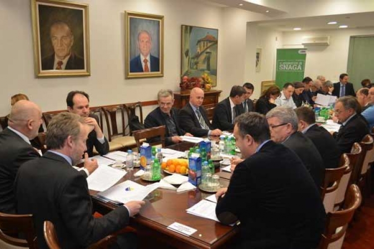 SDA: SDP nema pravo nikome držati lekcije