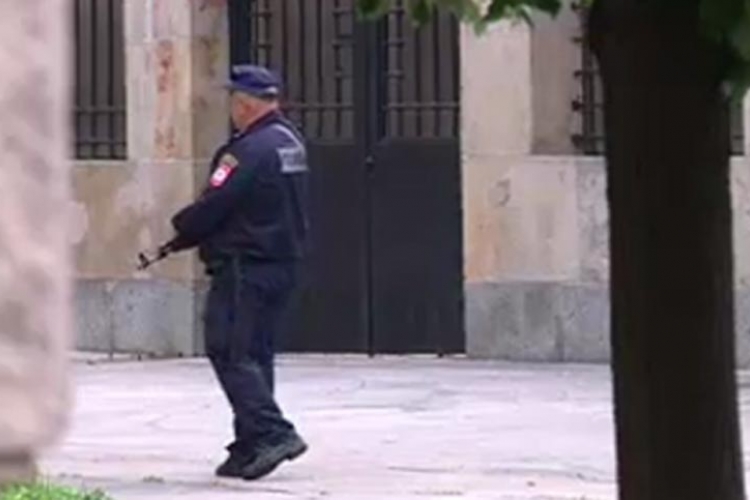 Pojačane mjere bezbjednosti oko institucija RS