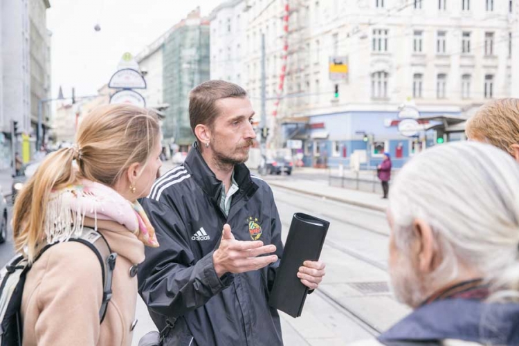 Beskućnici kao turistički vodiči