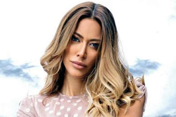 Ana Nikolić šokirala fotografijom nadgrobnog spomenika (FOTO)