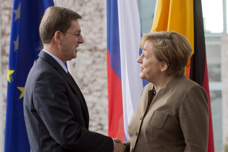 Merkel tokom susreta sa Cerarom: Njemačka neće zatvoriti granice i okrenuti leđa migrantima