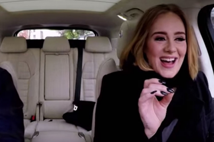Evo kako zvuči Adele kada pjeva karaoke u autu (VIDEO)