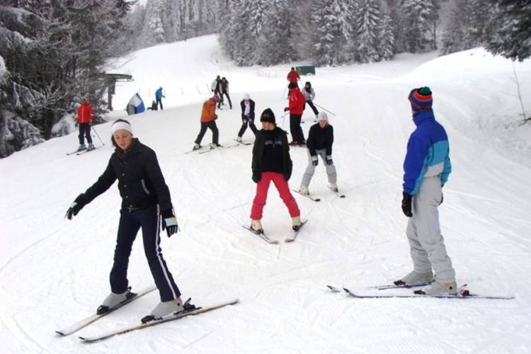 Skijanje može početi: Na planinama pada snijeg
