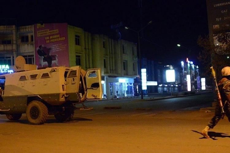Burkina Faso: Iz hotela oslobođeni taoci, ubijeni teroristi, stradalo 23 talaca (VIDEO)