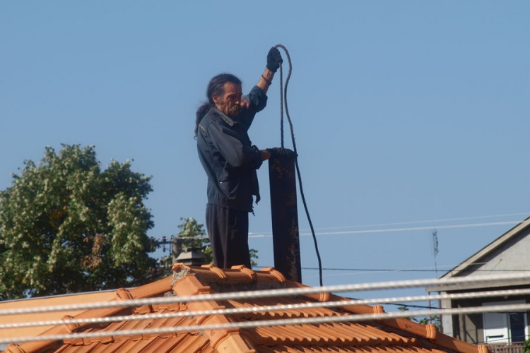 Požari u Trebinju: Gore kontejneri i dimnjaci
