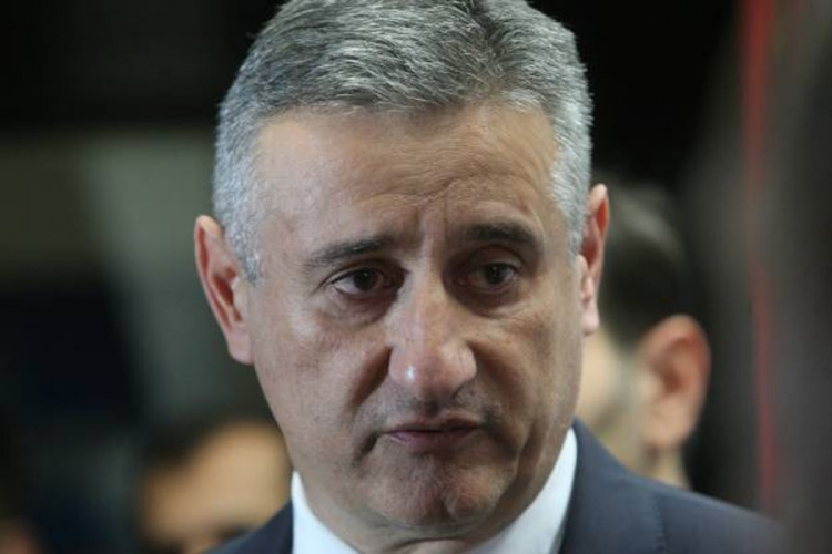 Karamarko o ćirilici u školama u Hrvatskoj: Samo kao izborni predmet