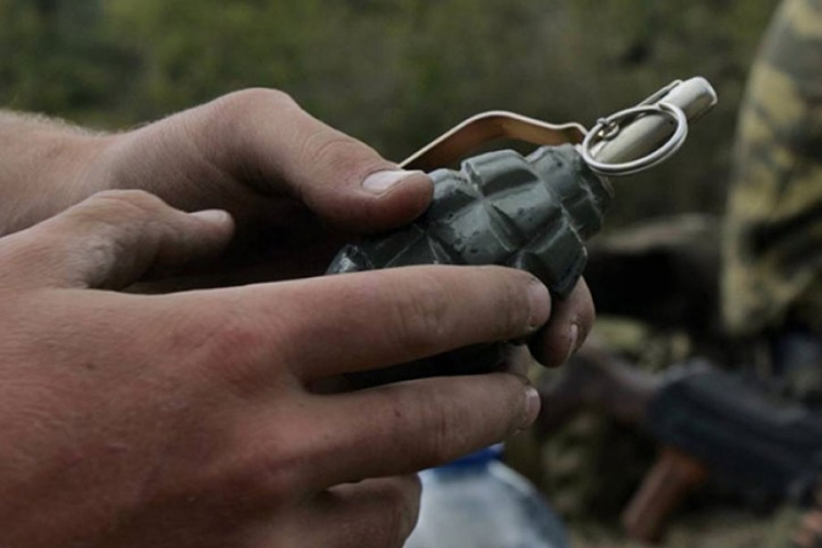 Panika u Sarajevu: Sa bombom u ruci šetao gradom i prijetio da će se raznijeti