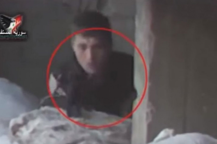 Pogledajte snimak mladog džihadiste koji se sprema da puca, ali onda se desilo…(VIDEO)