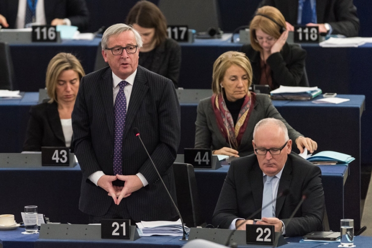 Žan-Klod Junker sazvao vanredni samit EU zbog izbjegličke krize