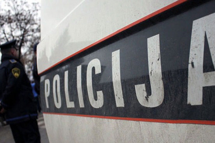 Pet osoba povrijeđeno u saobraćajnoj nesreći kod Hadžića


