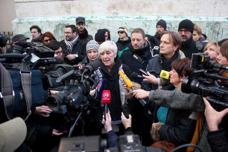 Novi ministri Hrvatske izviždani pri ulasku u Sabor, posebno Zlatko Hasanbegović