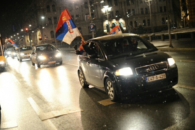 I Banjaluka slavi pobjedu Srbije na Evropskom prvenstvu u vaterpolu (FOTO)