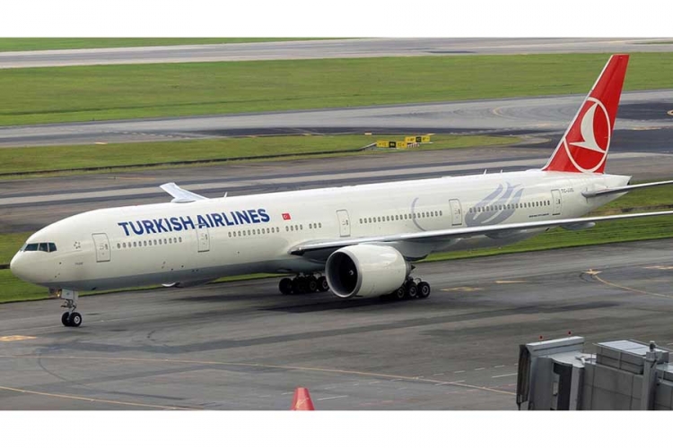 Sumnjiv paket: Turski avion prinudno sleteo u Irsku
