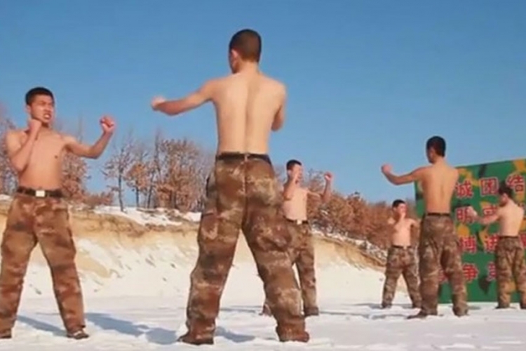 Vježbaju goli na minus 30: Otporni kao terminatori (VIDEO)