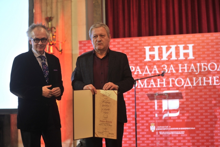 Velikiću uručena NIN-ova nagrada za "Islednika"