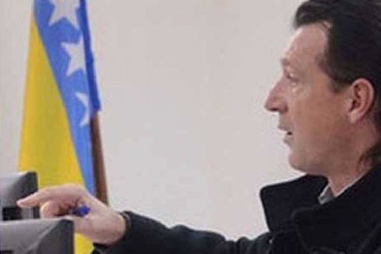 Barbarić: Vidljivo da se radi o politici, pretres još nije završen