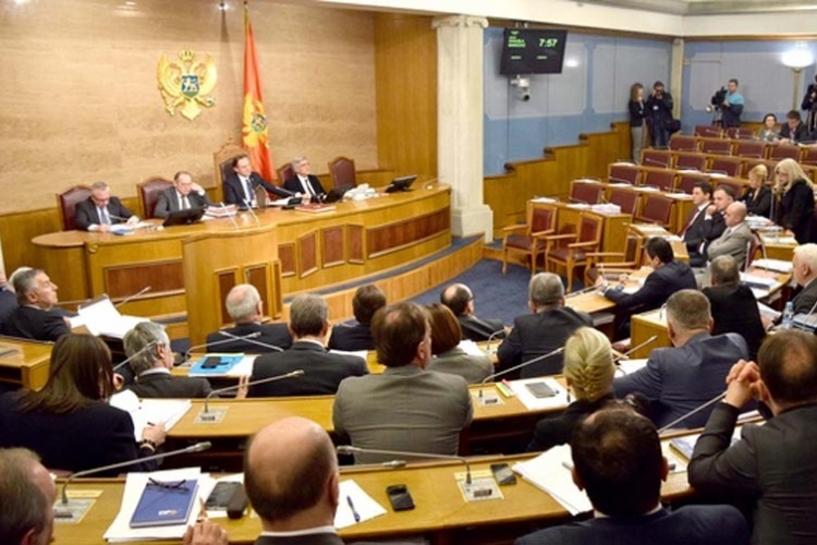 Đukanović ostaje premijer Crne Gore