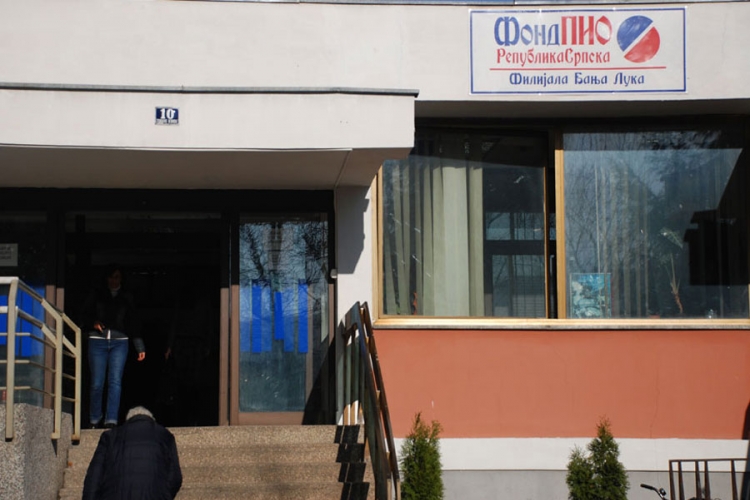 Studenti prevarom do porodičnih penzija