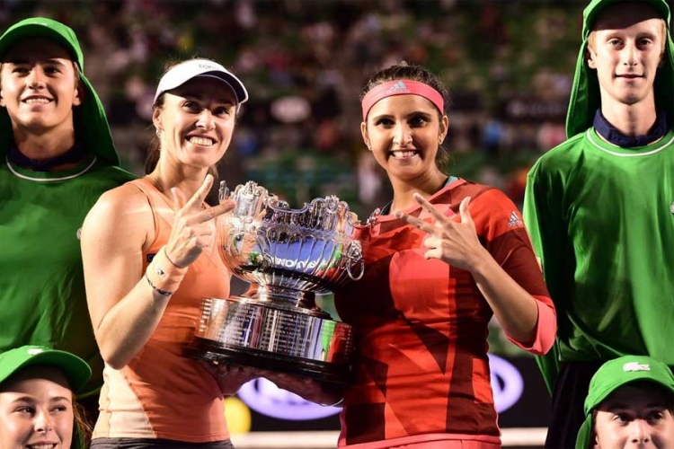 Trofej za Martinu Hingis i Sanju Mirzu na Australijan openu
