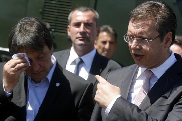 Vučić potpisao predlog za razrješenje ministra Gašića