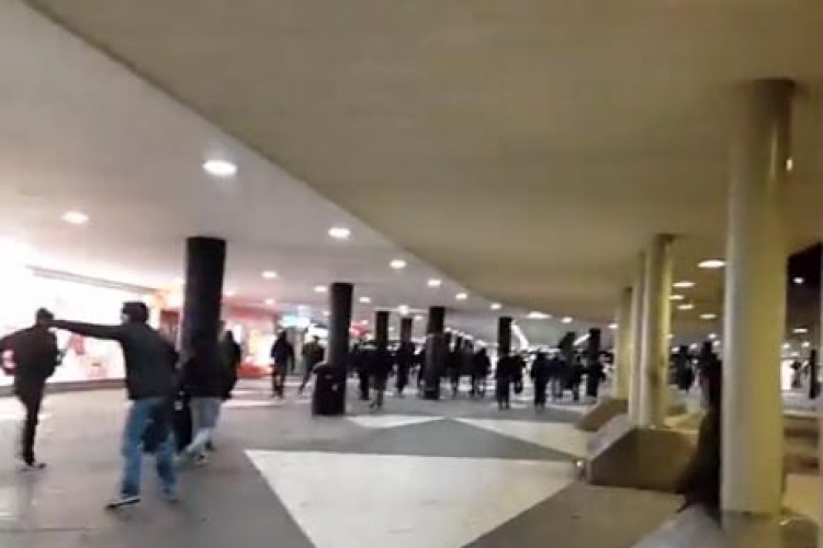 Napadnuti imigranti u Stokholmu (VIDEO)