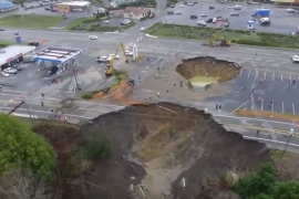 Pogledajte džinovsku rupa na putu u Oregonu (VIDEO)